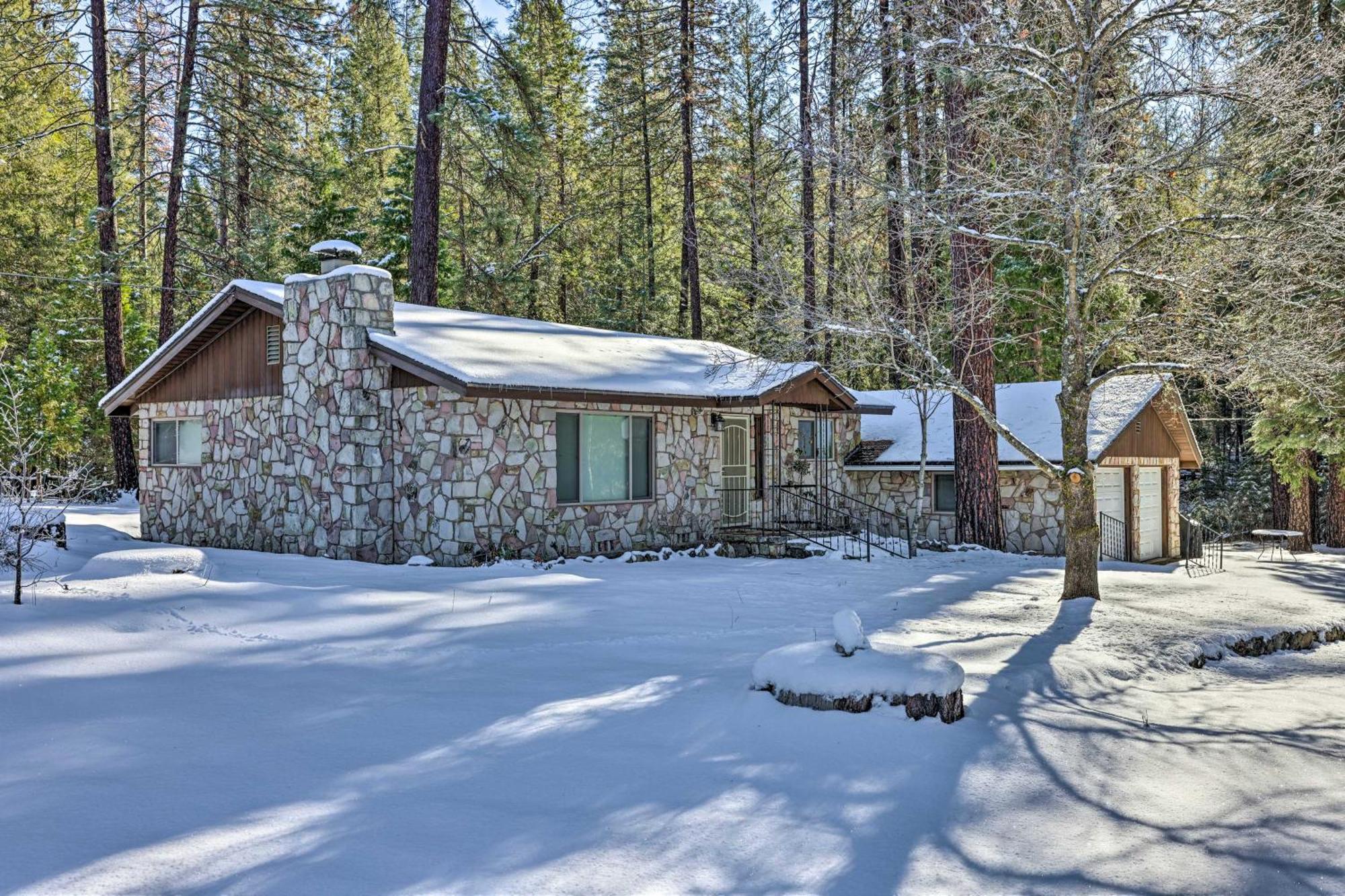 Riverfront Home Near Yosemite National Park! Groveland Buitenkant foto